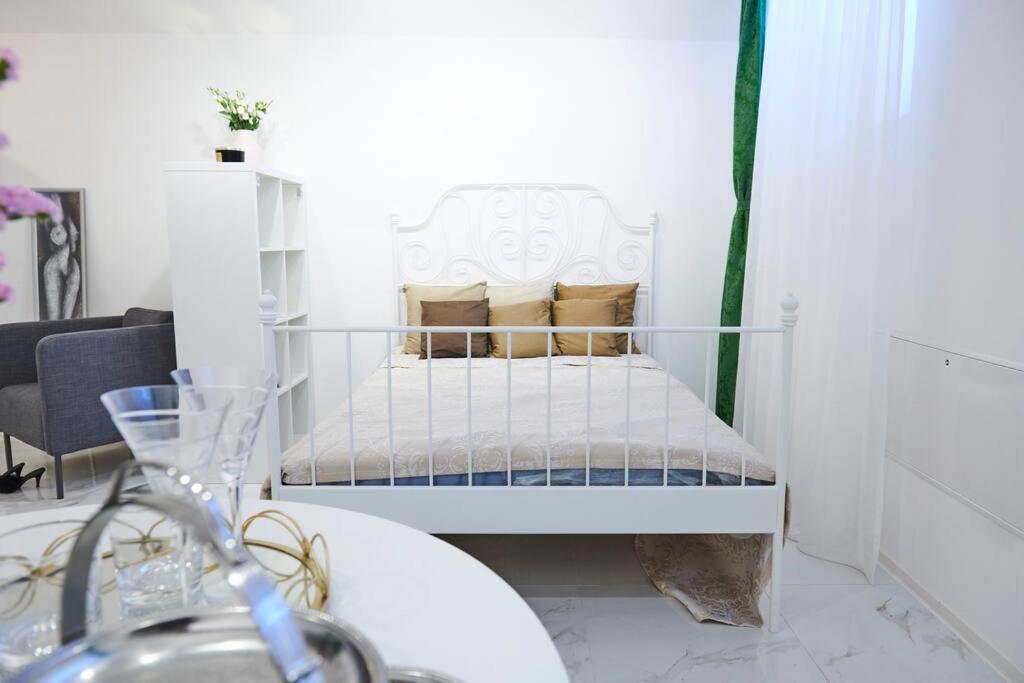 Ferienwohnung White Bliss Hideaway Laibach Exterior foto