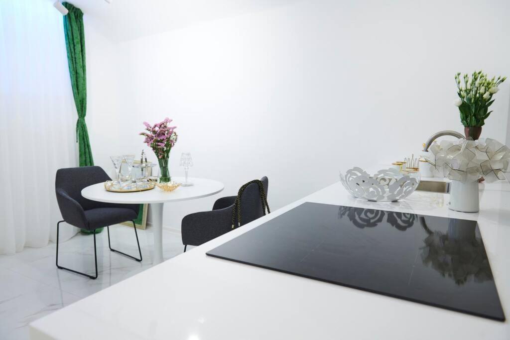Ferienwohnung White Bliss Hideaway Laibach Exterior foto
